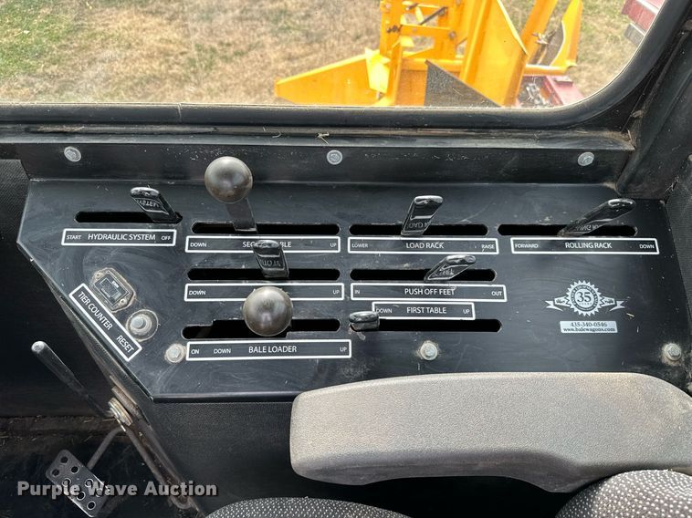 image for item KT9170 New Holland 1068  bale wagon