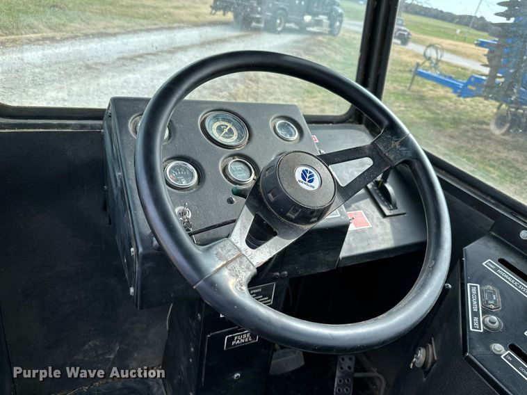 image for item KT9170 New Holland 1068  bale wagon