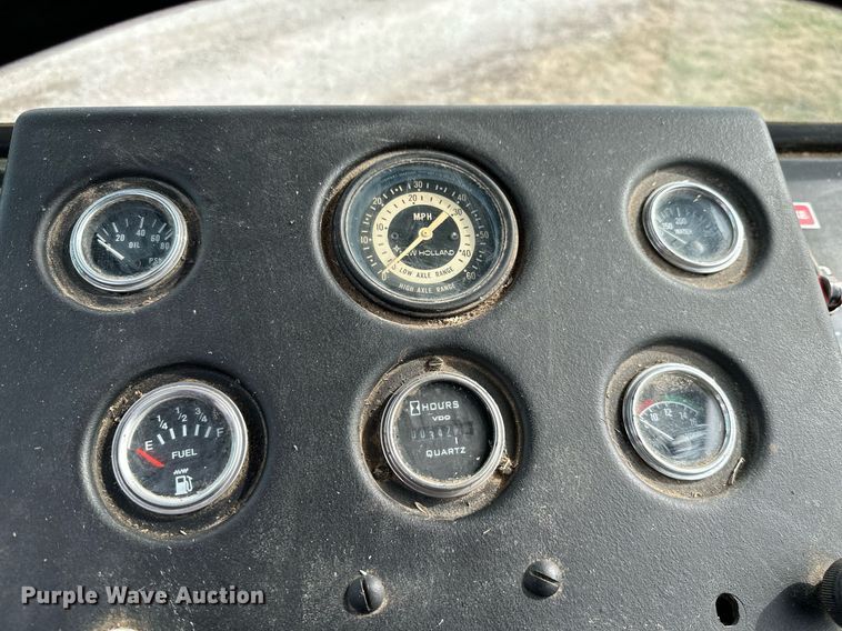 image for item KT9170 New Holland 1068  bale wagon