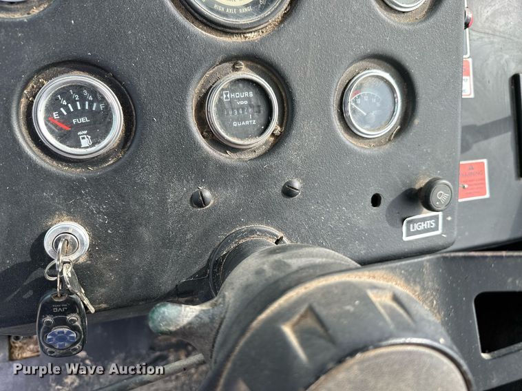 image for item KT9170 New Holland 1068  bale wagon