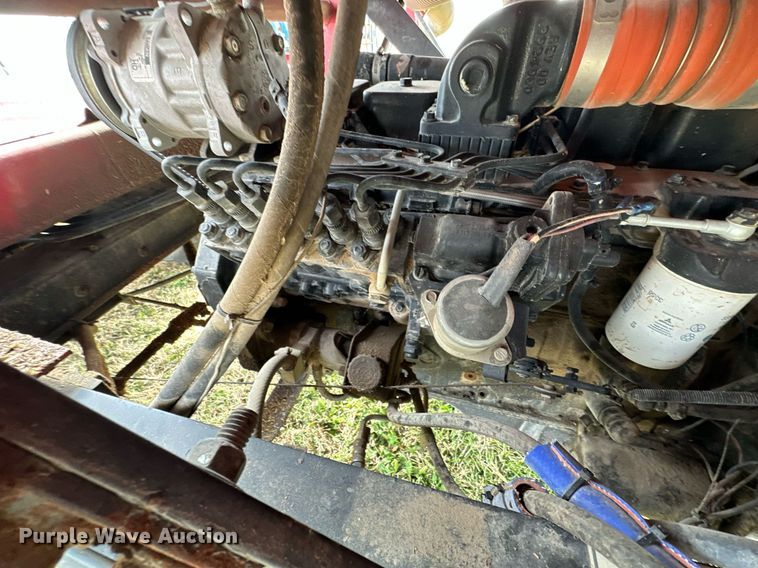 image for item KT9170 New Holland 1068  bale wagon