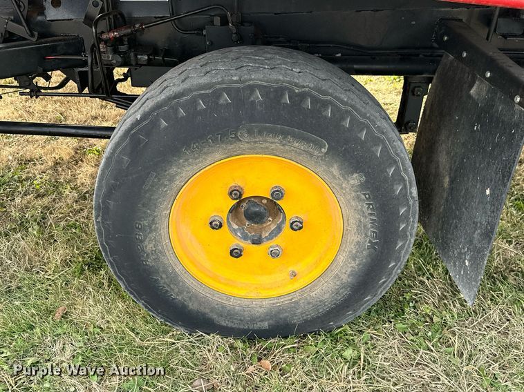 image for item KT9170 New Holland 1068  bale wagon