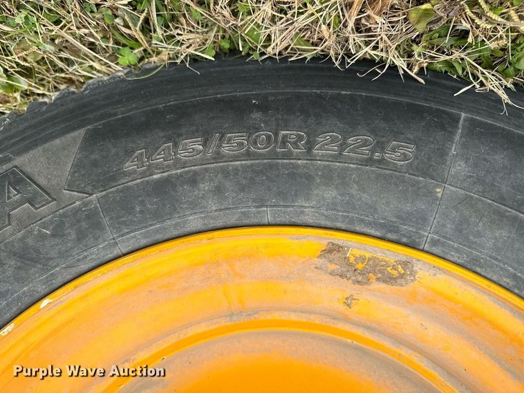 image for item KT9170 New Holland 1068  bale wagon