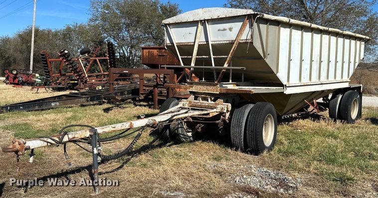 image for item KT9175 1980 Doon  Grain trailer