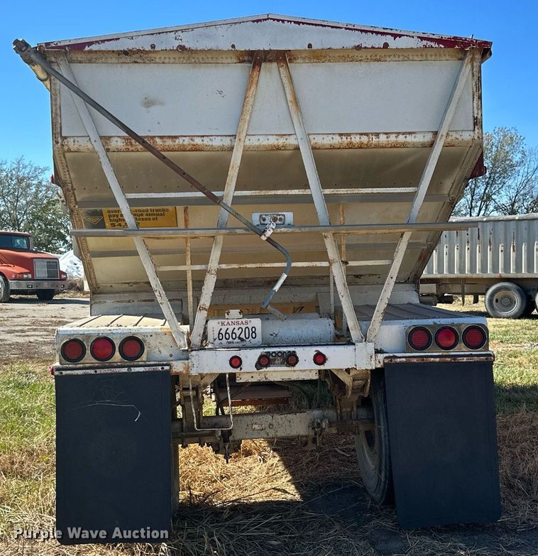 image for item KT9175 1980 Doon  Grain trailer