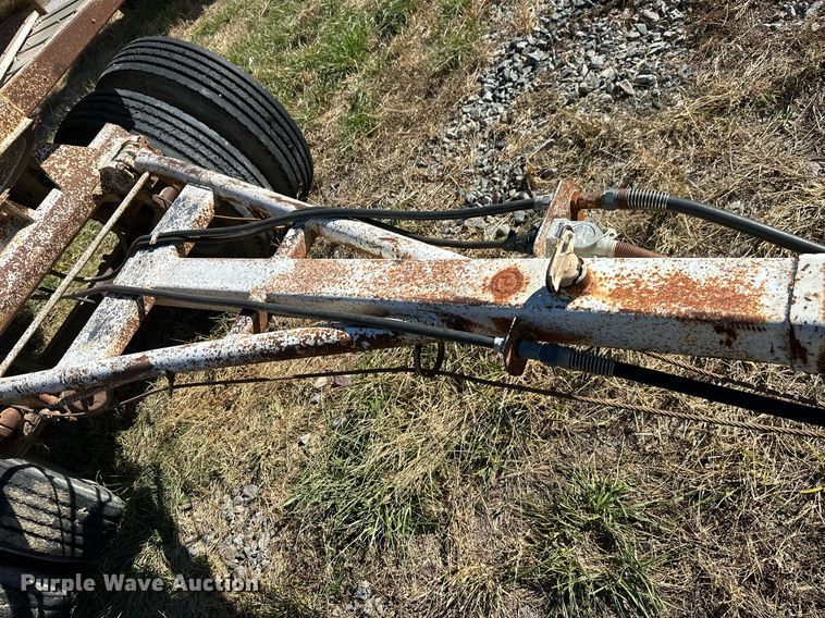 image for item KT9175 1980 Doon  Grain trailer