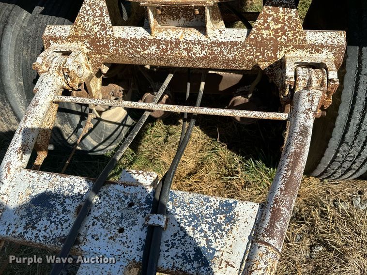 image for item KT9175 1980 Doon  Grain trailer