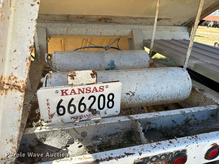 image for item KT9175 1980 Doon  Grain trailer