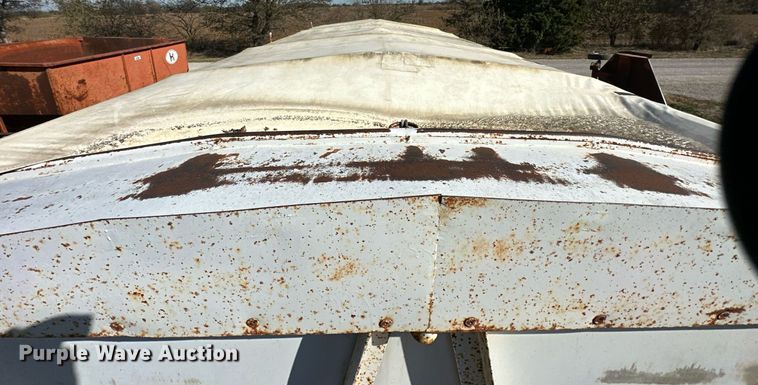 image for item KT9175 1980 Doon  Grain trailer