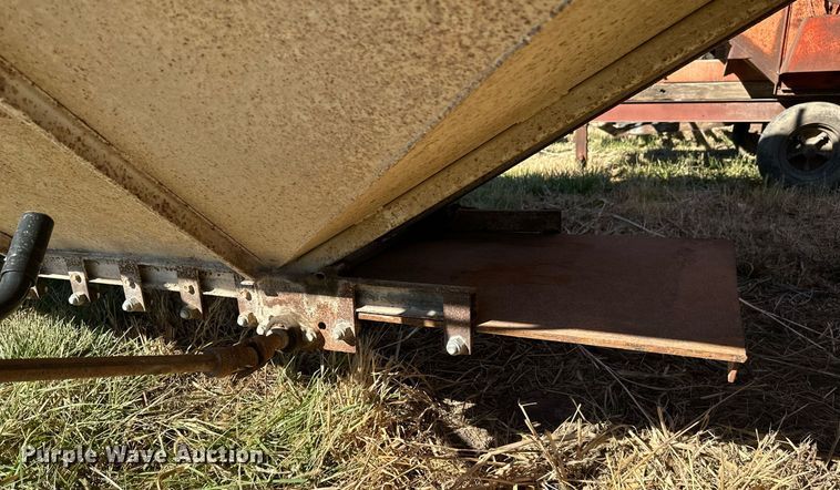 image for item KT9175 1980 Doon  Grain trailer