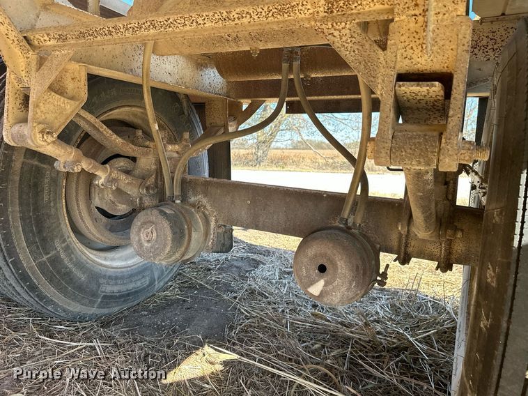 image for item KT9175 1980 Doon  Grain trailer