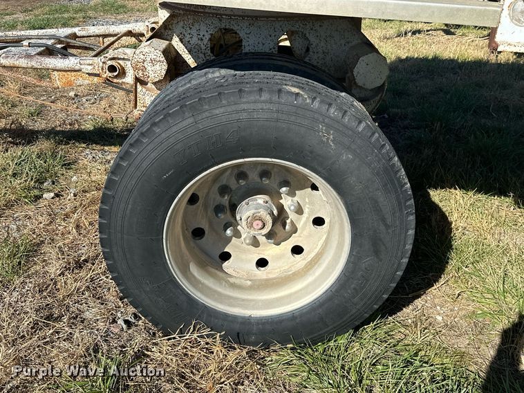 image for item KT9175 1980 Doon  Grain trailer