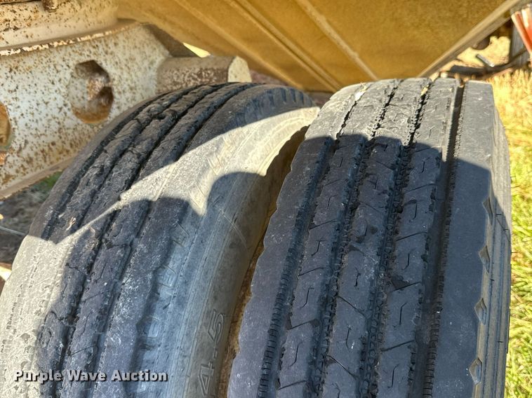 image for item KT9175 1980 Doon  Grain trailer