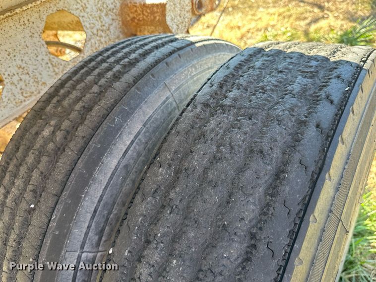 image for item KT9175 1980 Doon  Grain trailer