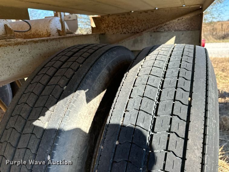 image for item KT9175 1980 Doon  Grain trailer