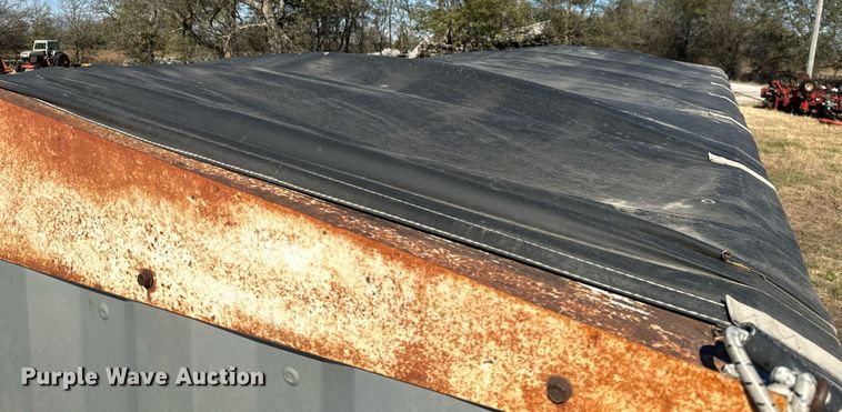 image for item KT9187 1977 International 4200  grain truck