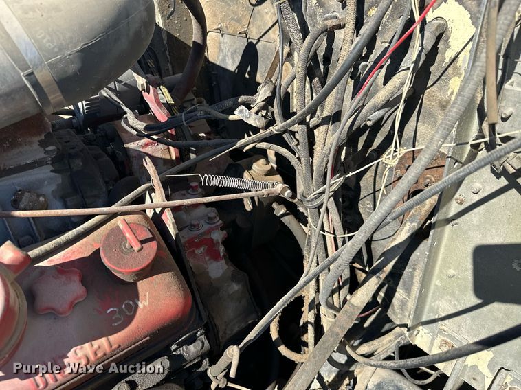 image for item KT9187 1977 International 4200  grain truck