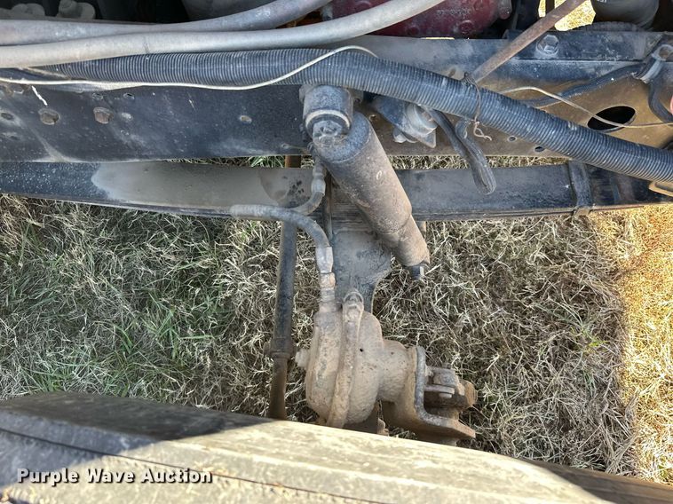 image for item KT9187 1977 International 4200  grain truck