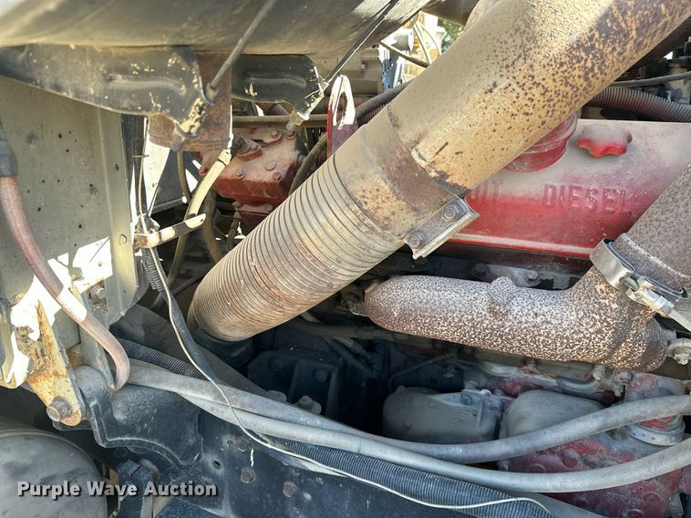 image for item KT9187 1977 International 4200  grain truck