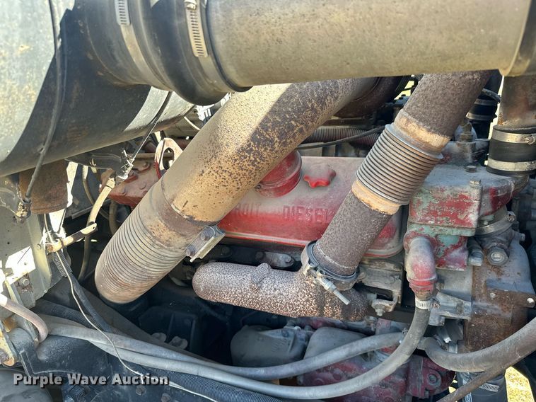 image for item KT9187 1977 International 4200  grain truck