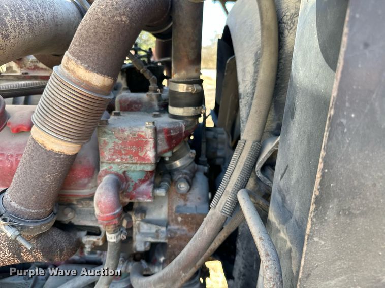 image for item KT9187 1977 International 4200  grain truck