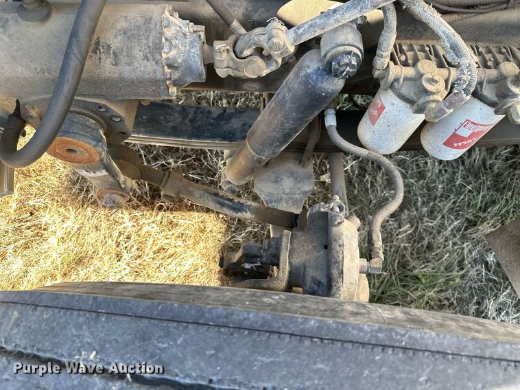 image for item KT9187 1977 International 4200  grain truck