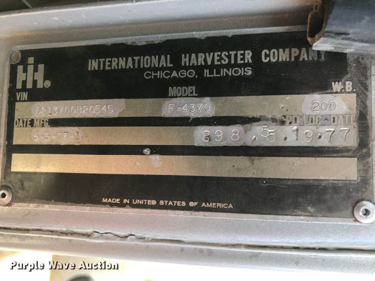 image for item KT9187 1977 International 4200  grain truck