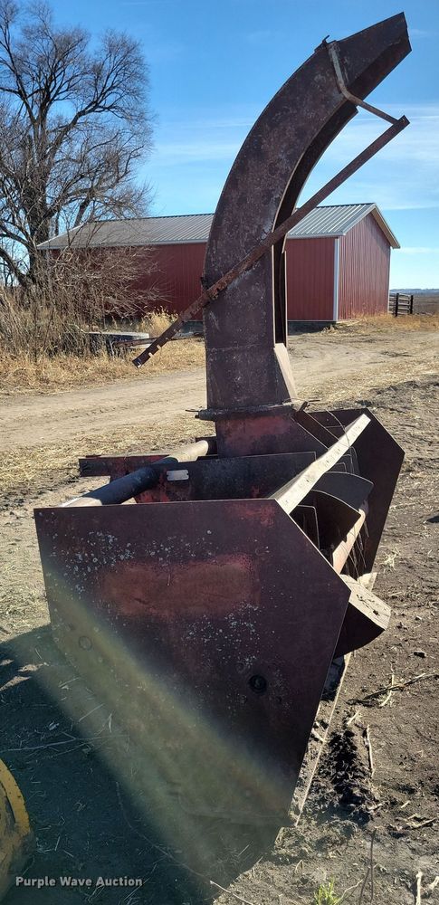 image for item LC9340 Lundell 3400  snow blower