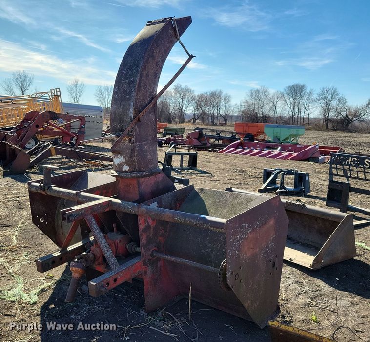 image for item LC9340 Lundell 3400  snow blower