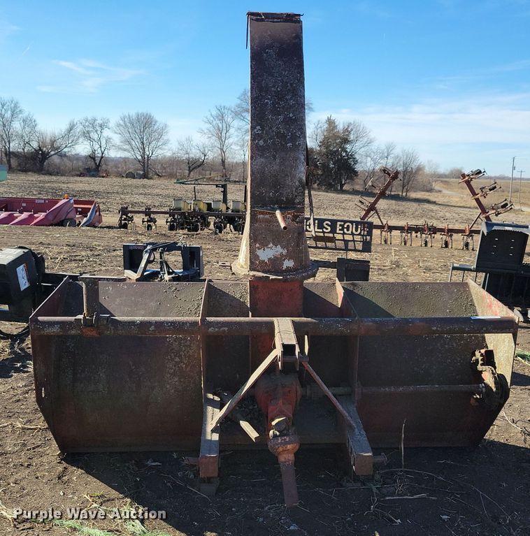 image for item LC9340 Lundell 3400  snow blower