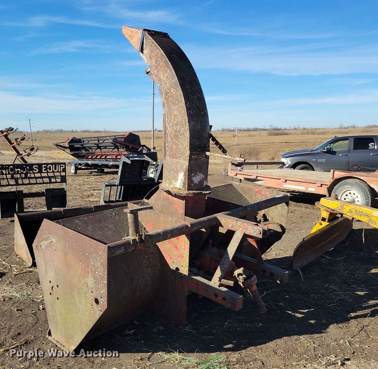 image for item LC9340 Lundell 3400  snow blower