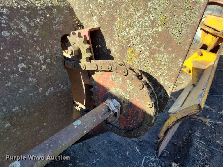 image for item LC9340 Lundell 3400  snow blower