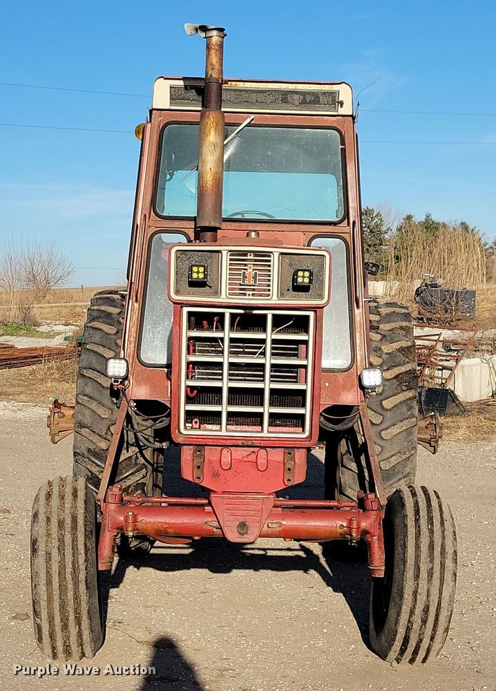 image for item LC9341 1974 International Farmall 1066  tractor