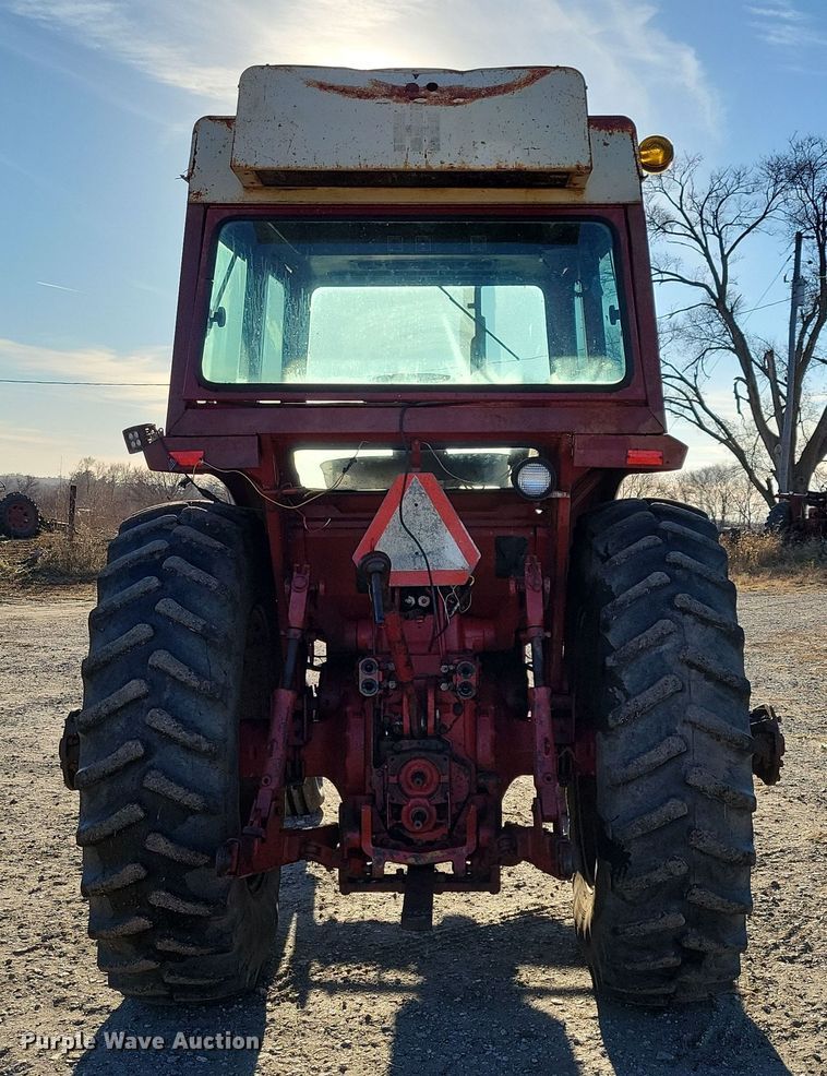 image for item LC9341 1974 International Farmall 1066  tractor