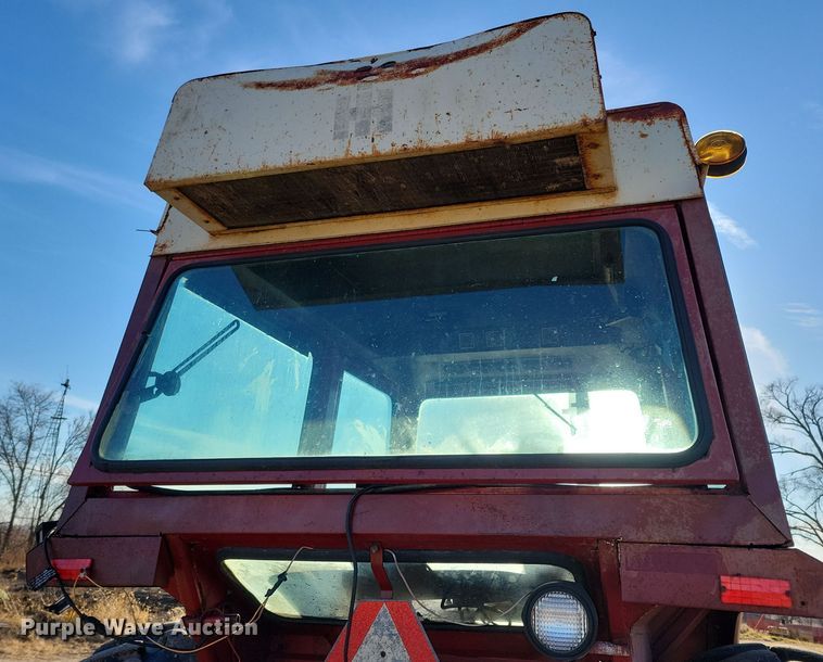 image for item LC9341 1974 International Farmall 1066  tractor