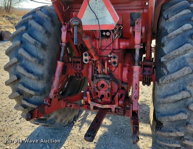 image for item LC9341 1974 International Farmall 1066  tractor