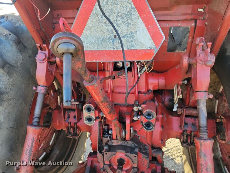 image for item LC9341 1974 International Farmall 1066  tractor