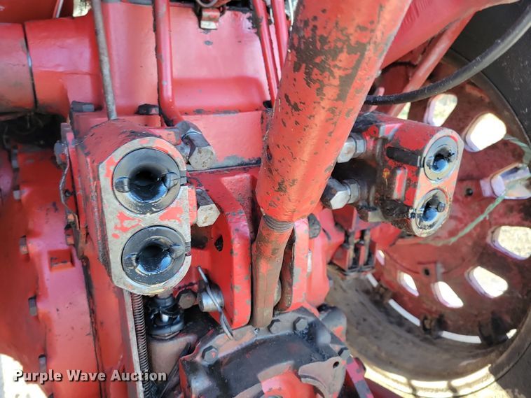 image for item LC9341 1974 International Farmall 1066  tractor