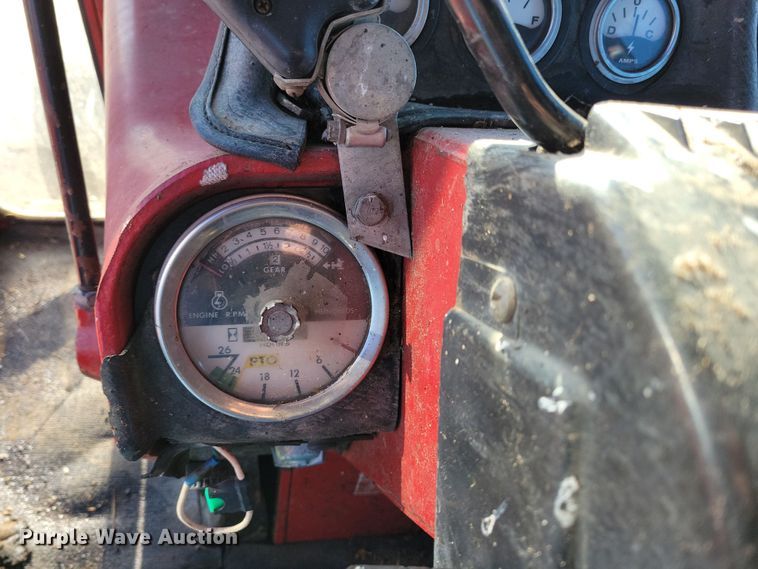 image for item LC9341 1974 International Farmall 1066  tractor