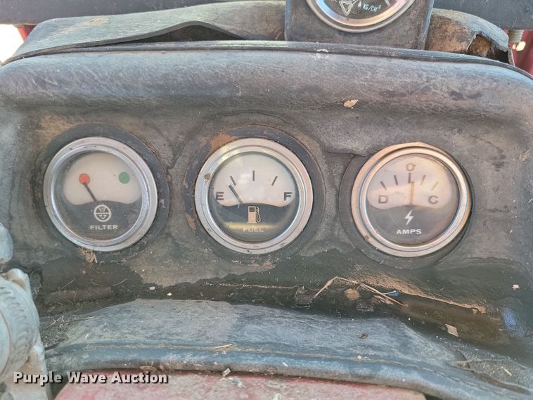 image for item LC9341 1974 International Farmall 1066  tractor