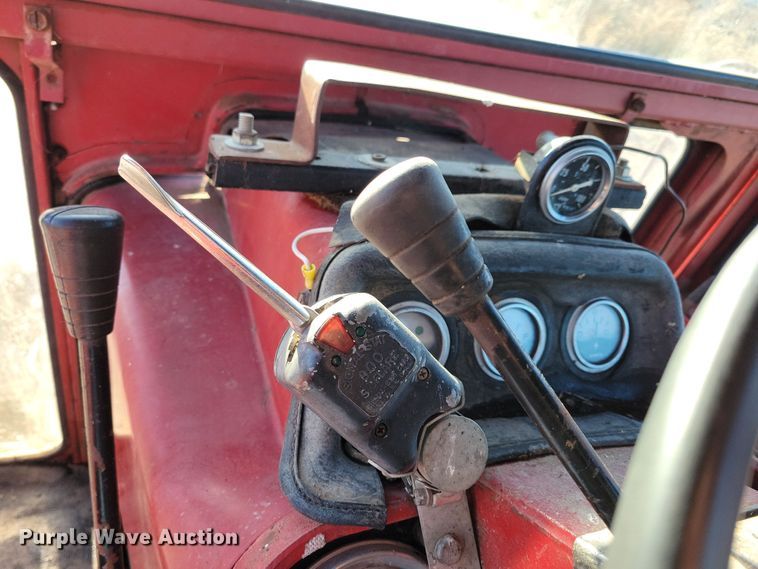 image for item LC9341 1974 International Farmall 1066  tractor