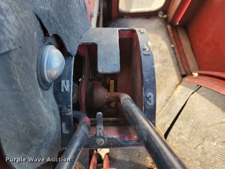 image for item LC9341 1974 International Farmall 1066  tractor