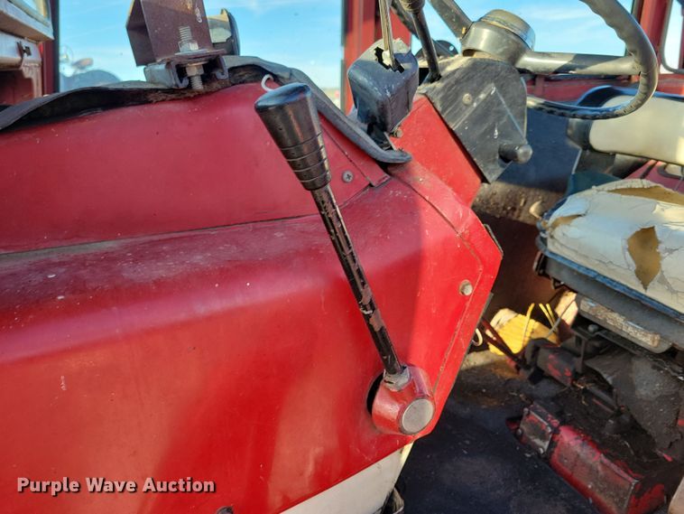 image for item LC9341 1974 International Farmall 1066  tractor