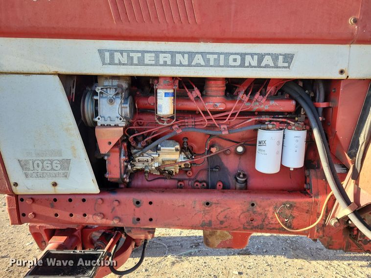 image for item LC9341 1974 International Farmall 1066  tractor