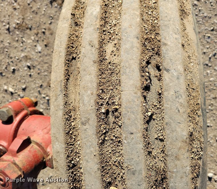 image for item LC9341 1974 International Farmall 1066  tractor