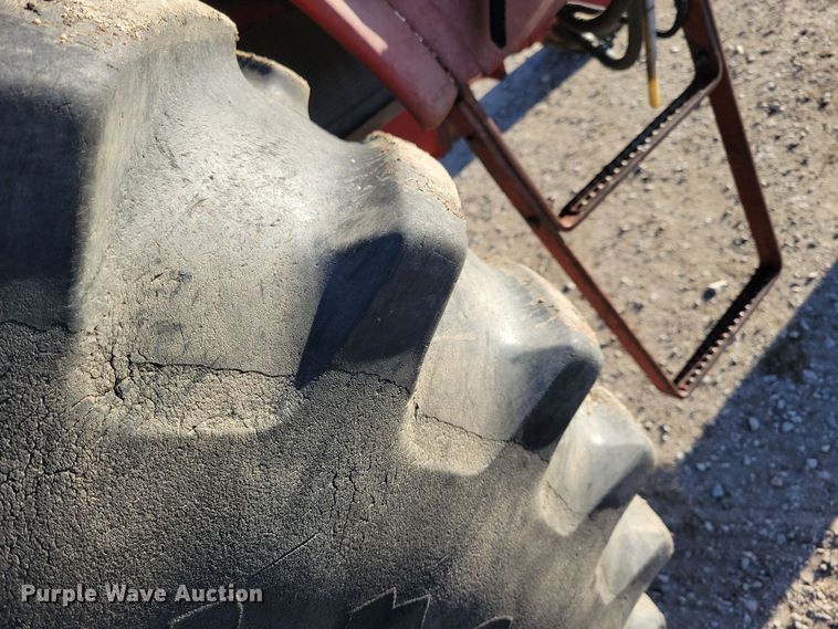 image for item LC9341 1974 International Farmall 1066  tractor