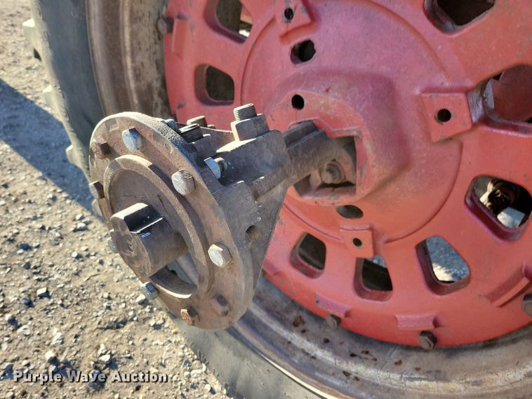 image for item LC9341 1974 International Farmall 1066  tractor