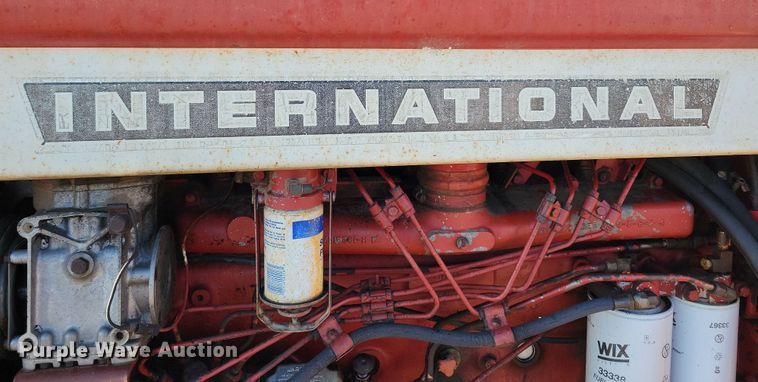 image for item LC9341 1974 International Farmall 1066  tractor