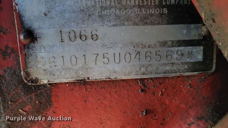 image for item LC9341 1974 International Farmall 1066  tractor