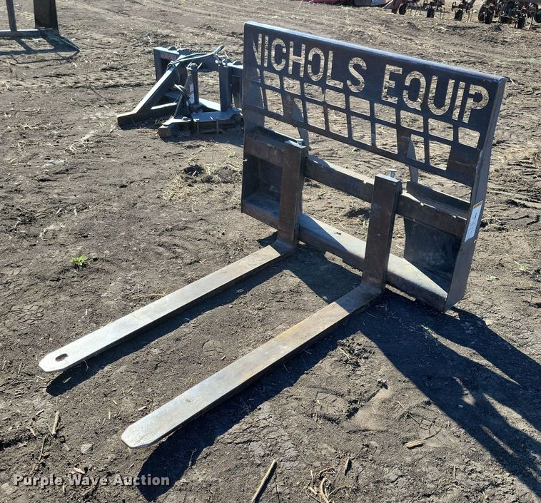 image for item LC9342 Virnig  skid steer forks